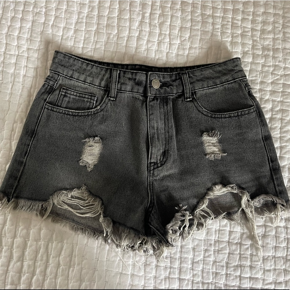 Kittenish black denim shorts